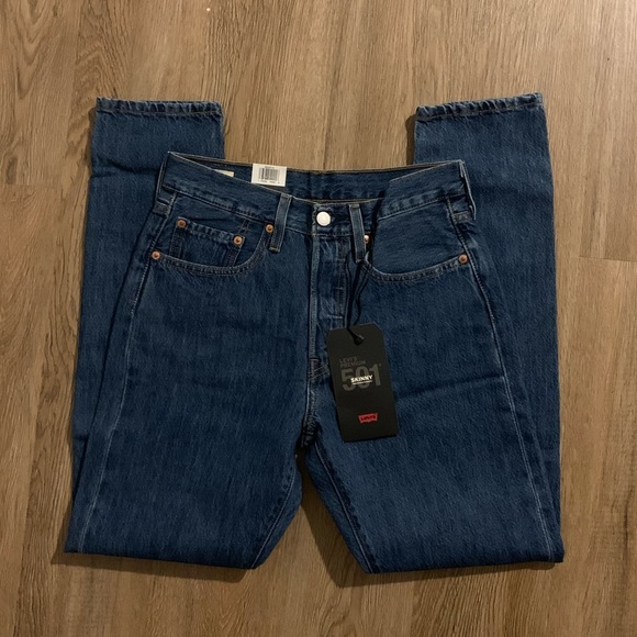 Levi’s 501 Skinny Jeans - Picture 9 of 11